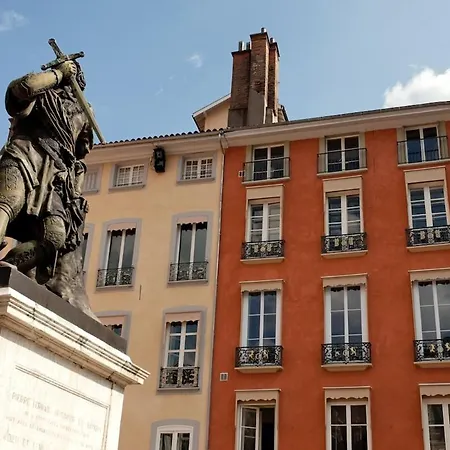 Historic Centre Studio, St-andré&bastille View! * Grenoble